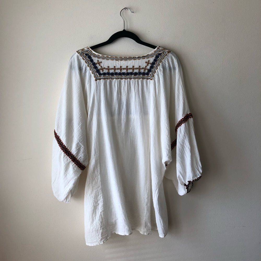 Max Studio Cream Embroidered Peasant Blouse - Picture 6 of 8